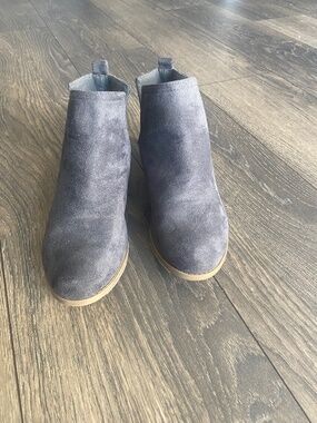 Gray bootie